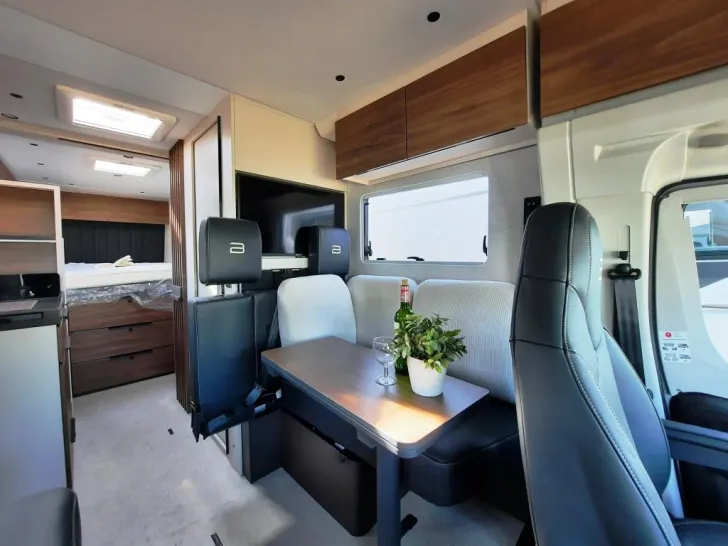 Fahrzeugbild Bürstner Signature SFT 7.5 Verfüg./Sparen Sie 9.677,- € #7