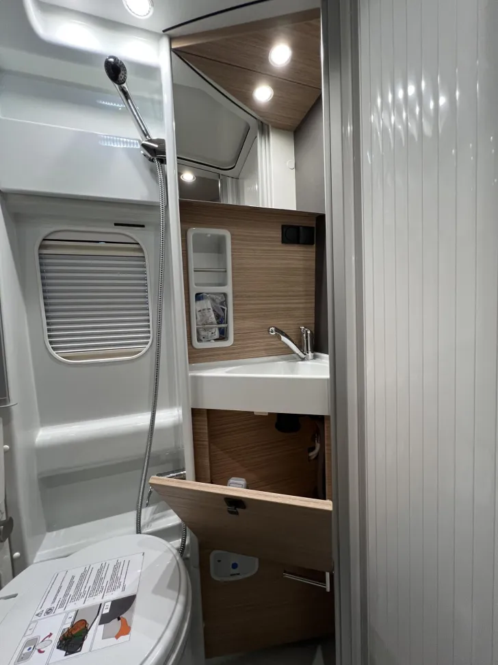 Fahrzeugbild Malibu Van first class - two rooms GT skyview 640 LE RB Fiat (752) #35