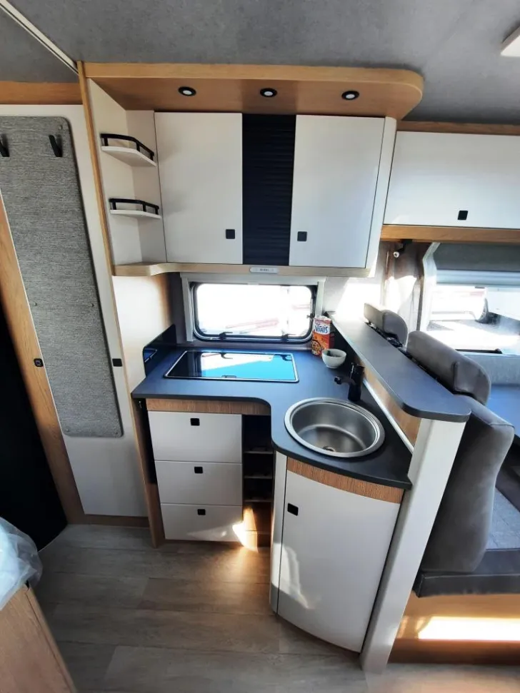 Fahrzeugbild Hobby ONTOUR T 700 F Verfüg./Sparen Sie 17.140,- € #10