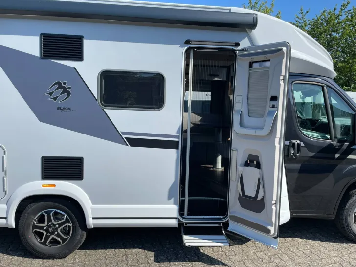 Fahrzeugbild Knaus L!VE WAVE 650 MEG BLACK SEL MJ2026 #9