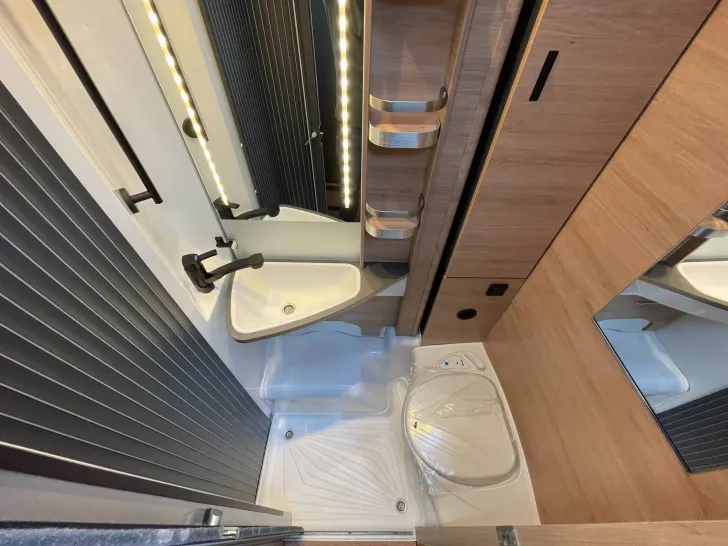 Fahrzeugbild Knaus L!VE WAVE 650 MEG BLACK SEL MJ2026 #37