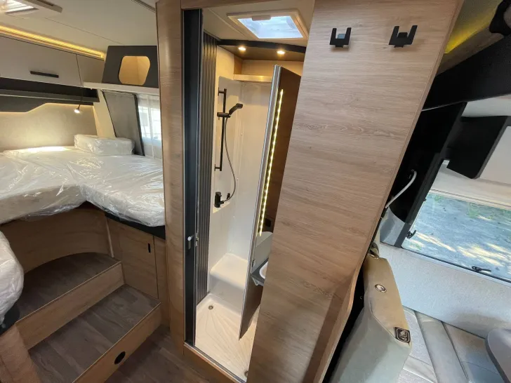 Fahrzeugbild Knaus L!VE WAVE 650 MEG BLACK SEL MJ2026 #39