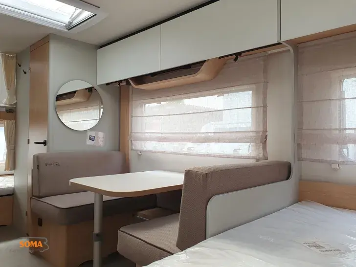 Fahrzeugbild LMC Style 490 K Grey Line #9