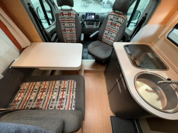 Fahrzeugbild Weinsberg Imperiale V600ME/Einzelbetten/Klima/Solar/Garage #8