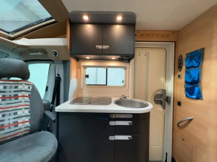 Fahrzeugbild Weinsberg Imperiale V600ME/Einzelbetten/Klima/Solar/Garage #12