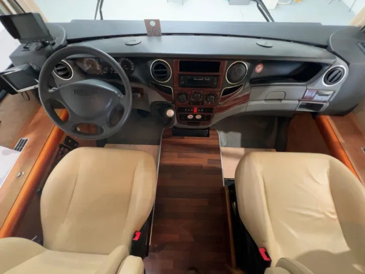 Fahrzeugbild Carthago M LINER 57 Aut./Festbett/Hubbett/2x Klima/Garage #7