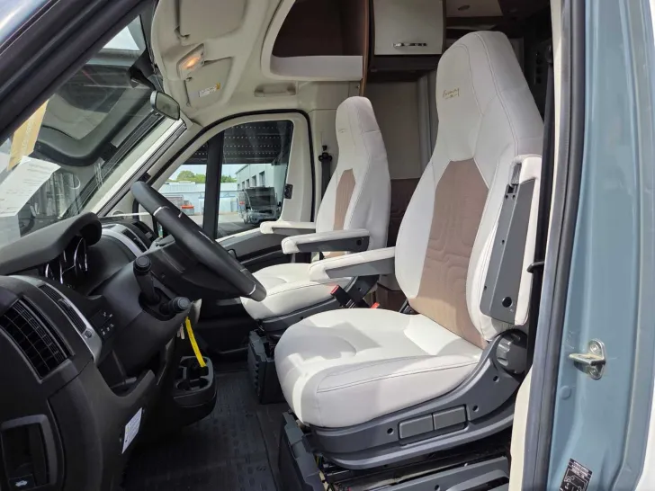 Fahrzeugbild Bürstner Lyseo TD 690 G+el. Hubbett+Harmony/Lyseo Pak. #5