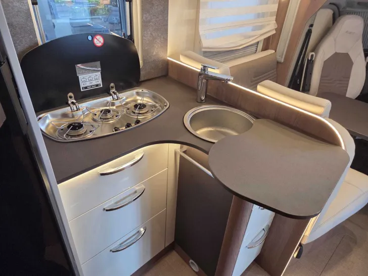 Fahrzeugbild Bürstner Lyseo TD 690 G+el. Hubbett+Harmony/Lyseo Pak. #10