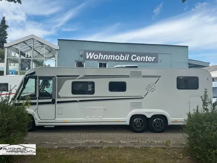 Fahrzeugbild Knaus Live 900 LEG-Aut.-Dachklima-TV-*Opt.Hubstützen #2