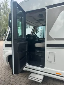 Fahrzeugbild Knaus Live 900 LEG-Aut.-Dachklima-TV-*Opt.Hubstützen #8