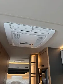 Fahrzeugbild Knaus Live 900 LEG-Aut.-Dachklima-TV-*Opt.Hubstützen #36