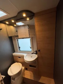 Fahrzeugbild Knaus Live 900 LEG-Aut.-Dachklima-TV-*Opt.Hubstützen #47