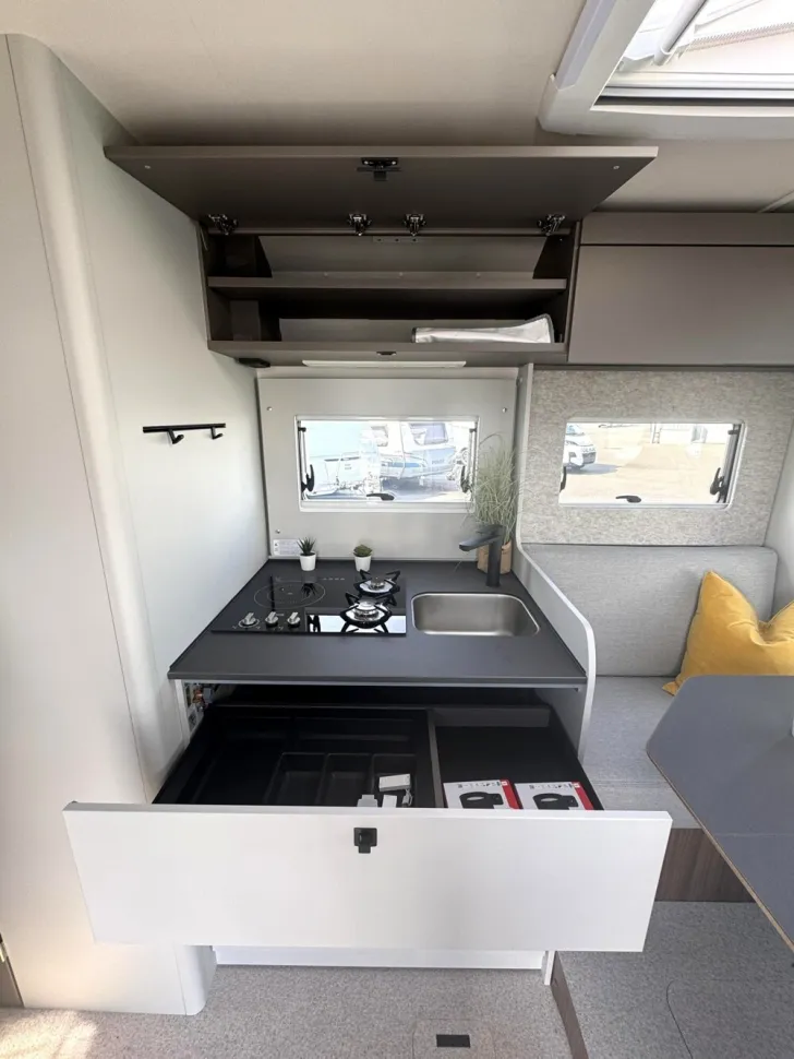 Fahrzeugbild LMC Cruiser 750 EF #11