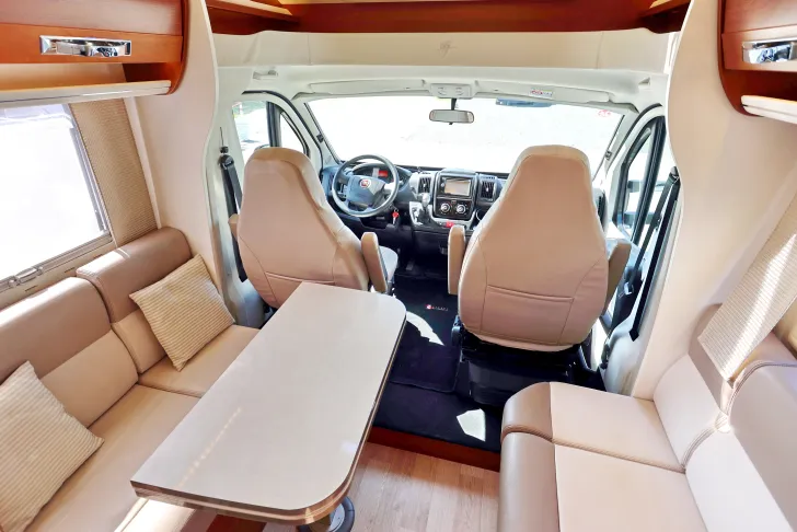 Fahrzeugbild Rapido 6F 696F PREMIUM EDITION | AHK, KLIMA, TV, SAT, SOLAR #14