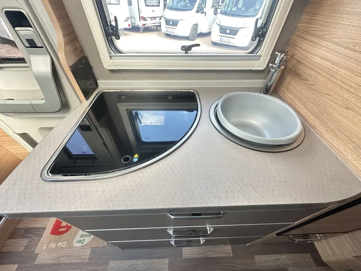 Fahrzeugbild Weinsberg CaraCompact EDITION PEPPER 600 MEG ab 11.2026 Verfügbar #15