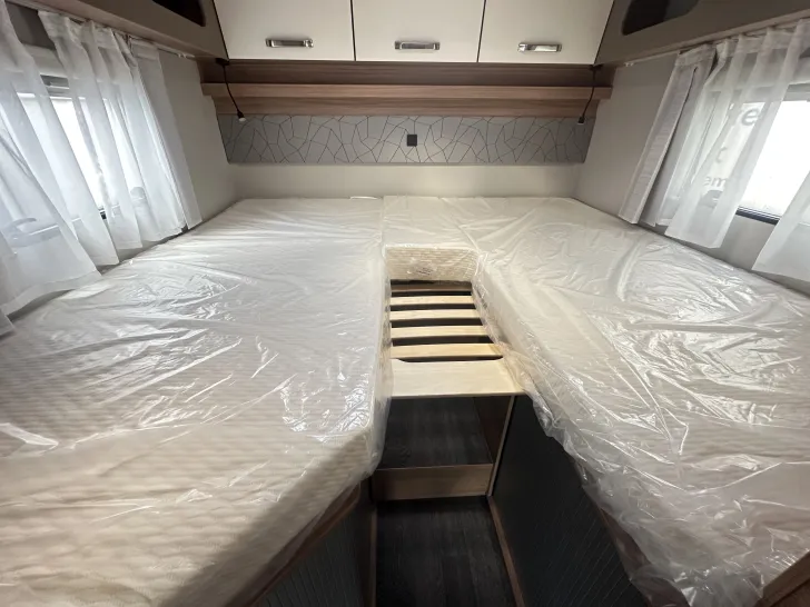 Fahrzeugbild Weinsberg CaraSuite EDITION SPICY 650 MEG Automatikgetriebe #14