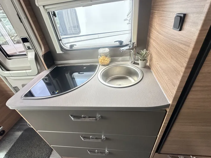 Fahrzeugbild Weinsberg CaraSuite EDITION SPICY 650 MEG Automatikgetriebe #20