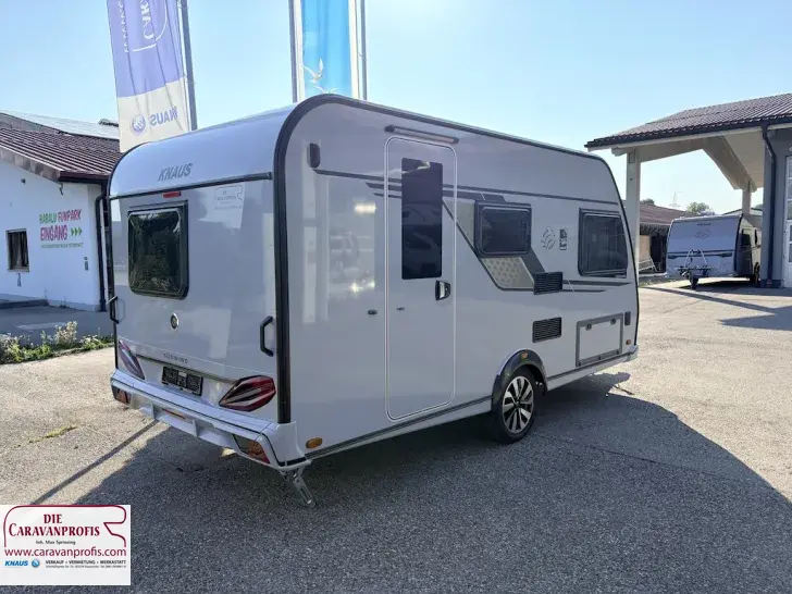 Fahrzeugbild Knaus Südwind 420 QD Black Selection Modell 2027 #6