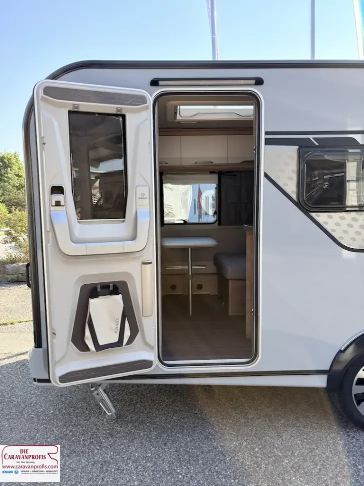 Fahrzeugbild Knaus Südwind 420 QD Black Selection Modell 2027 #12