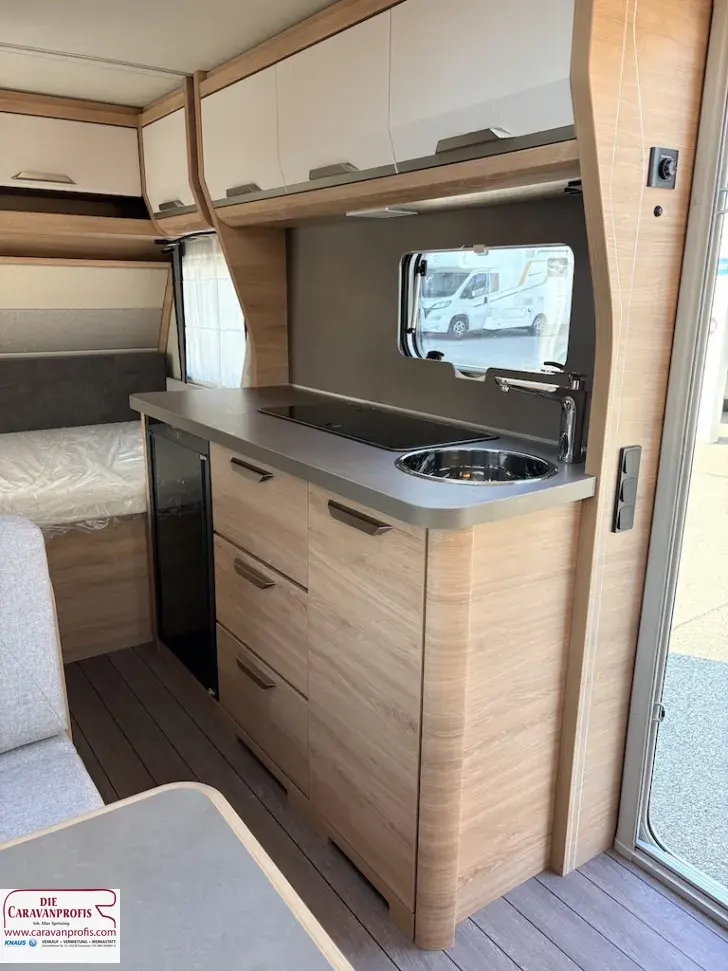 Fahrzeugbild Knaus Südwind 420 QD Black Selection Modell 2027 #16