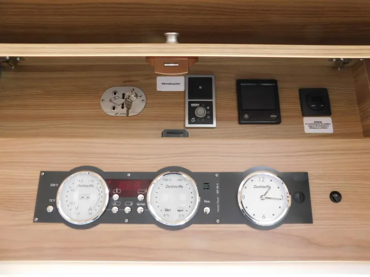 Fahrzeugbild Dethleffs Alpa I 6820-2 Zerhackertoilette+Luftschwingsitze #15