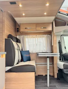 Fahrzeugbild Weinsberg CaraSuite 650 MEG EDITION [SPICY] Hubbett und Rahmenfenster #8