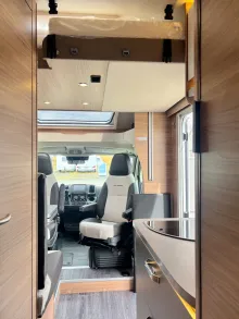 Fahrzeugbild Weinsberg CaraSuite 650 MEG EDITION [SPICY] Hubbett und Rahmenfenster #16