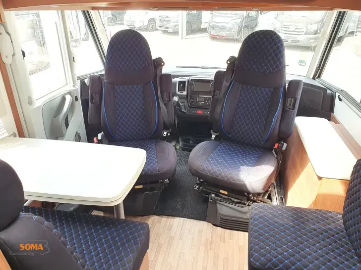 Fahrzeugbild LMC Explorer Sport-Line I 675 G - Black-Line #11