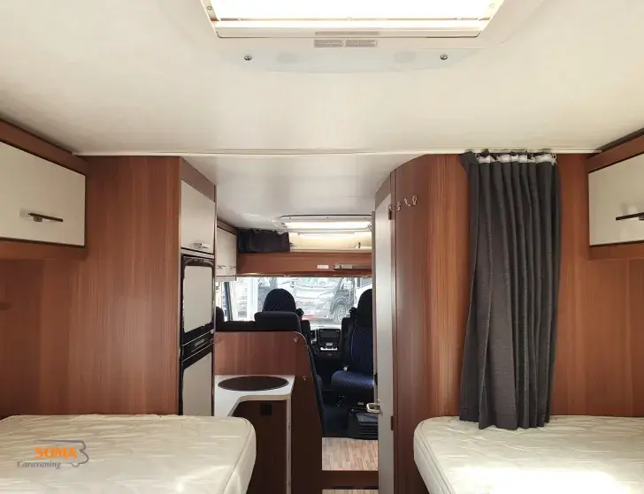 Fahrzeugbild LMC Explorer Sport-Line I 675 G - Black-Line #14