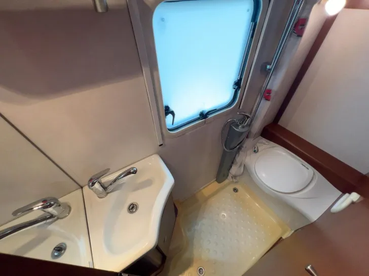 Fahrzeugbild Dethleffs Globevan 02 Jubivan/Festbett/Klima/Markise/Solar #14
