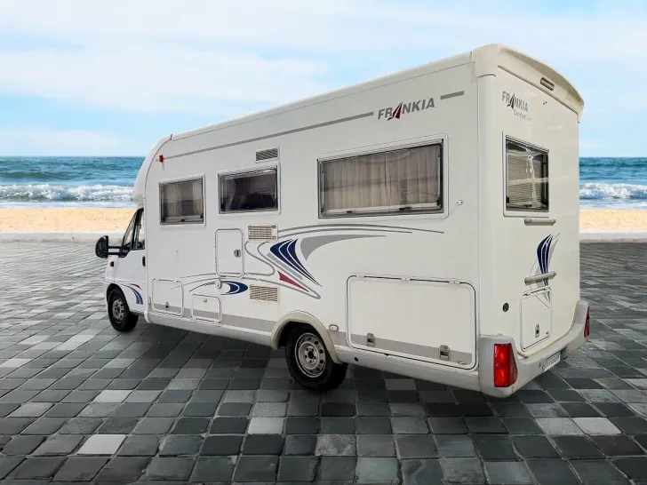 Fahrzeugbild Frankia Comfort Class T 700 / Festbett / Garage /2xKlima #3