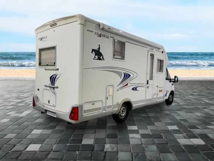 Fahrzeugbild Frankia Comfort Class T 700 / Festbett / Garage /2xKlima #4