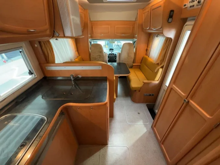 Fahrzeugbild Frankia Comfort Class T 700 / Festbett / Garage /2xKlima #8