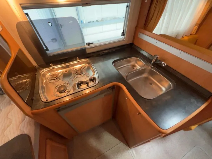 Fahrzeugbild Frankia Comfort Class T 700 / Festbett / Garage /2xKlima #13