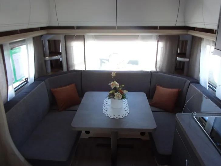 Fahrzeugbild Hobby De Luxe 540 UL #3