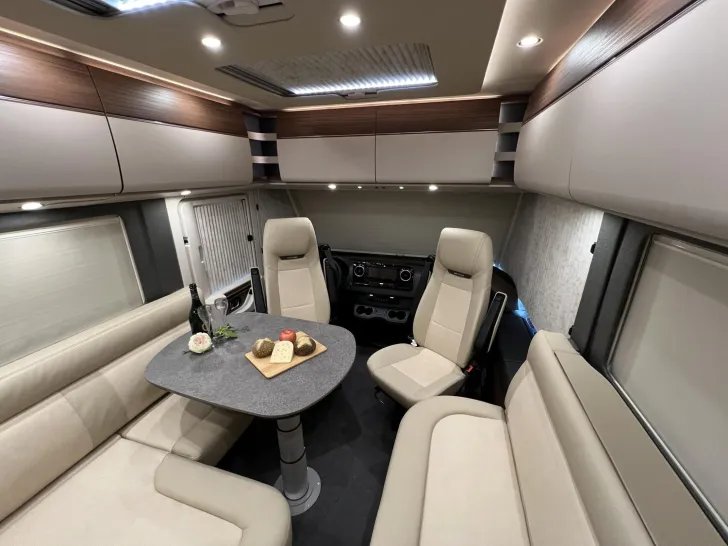 Fahrzeugbild Carthago chic c-line I 5.9 XL LE Mercedes (314) #14