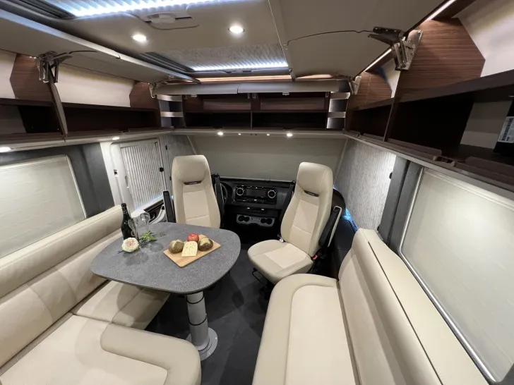 Fahrzeugbild Carthago chic c-line I 5.9 XL LE Mercedes (314) #15
