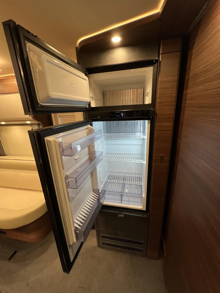 Fahrzeugbild Carthago chic c-line I 5.9 XL LE Mercedes (314) #26
