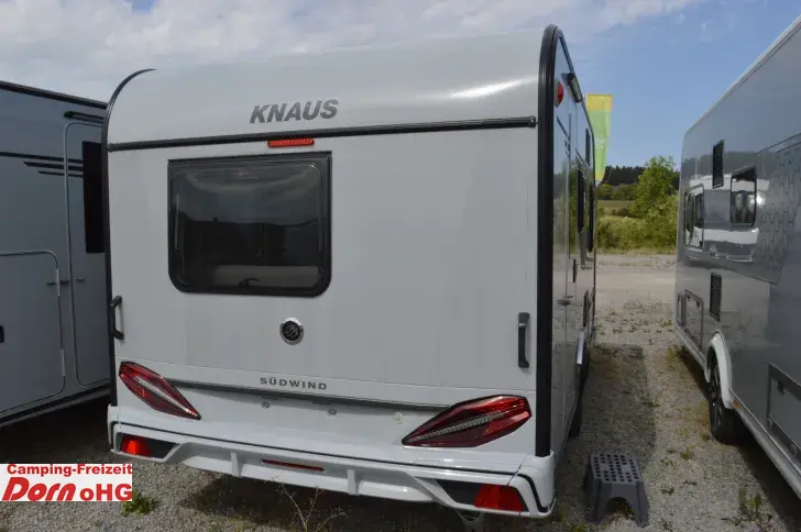 Fahrzeugbild Knaus Südwind 420 QD 60 YEARS Kühlschrank 142l #4