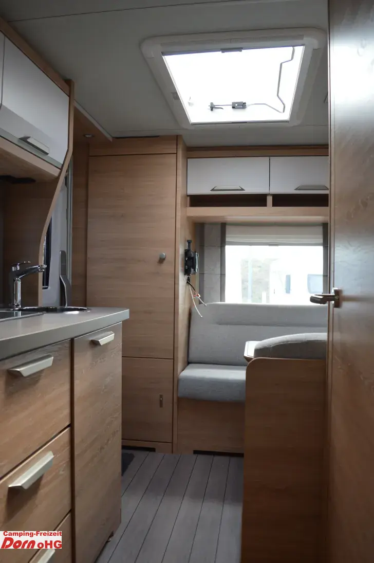 Fahrzeugbild Knaus Südwind 420 QD 60 YEARS Kühlschrank 142l #12