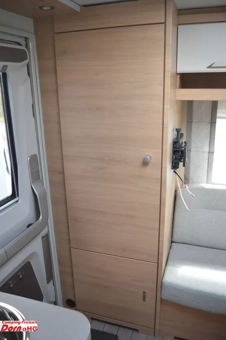 Fahrzeugbild Knaus Südwind 420 QD 60 YEARS Kühlschrank 142l #15