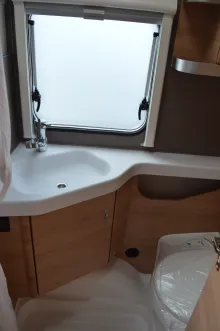 Fahrzeugbild Knaus Südwind 420 QD 60 YEARS Kühlschrank 142l #19