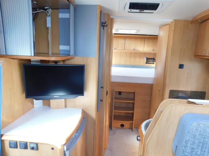 Fahrzeugbild Hobby Alkoven 725 FMC nur an Gewerbe/Export!! #9