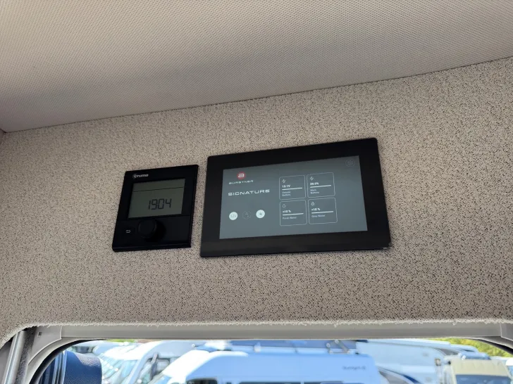 Fahrzeugbild Bürstner Signature SFT 7.0 Voll-GFK*150AH Li*AHK #18