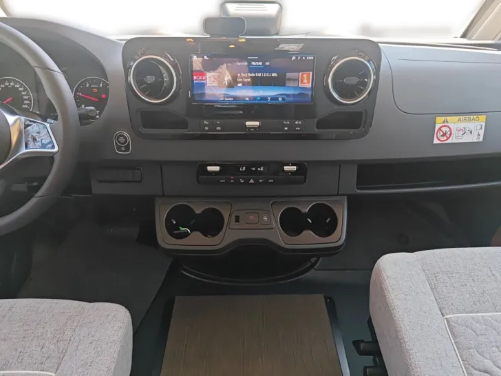 Fahrzeugbild Carthago C2-tourer I 141 KB LE comfort Mercedes #9