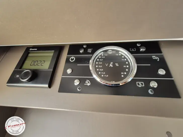 Fahrzeugbild Bürstner B66 690 TD Hubbett-Navi-RFK-Automatik #26