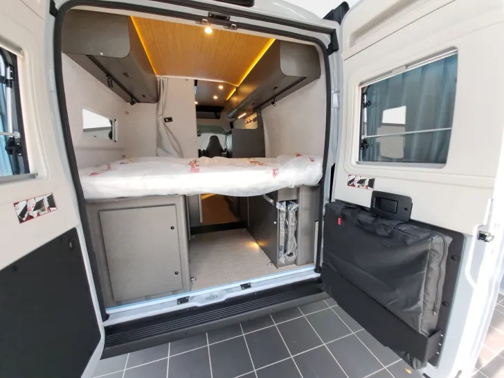 Fahrzeugbild Hymer Redwood 600 Schlafdach, Fahrkomfortpaket, Autark #8