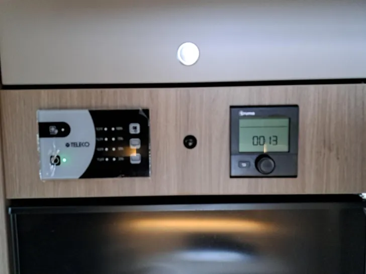 Fahrzeugbild Carado T 447 Pro+, Solar, LTE, TV, 3. Bett, Combi 6 E #22