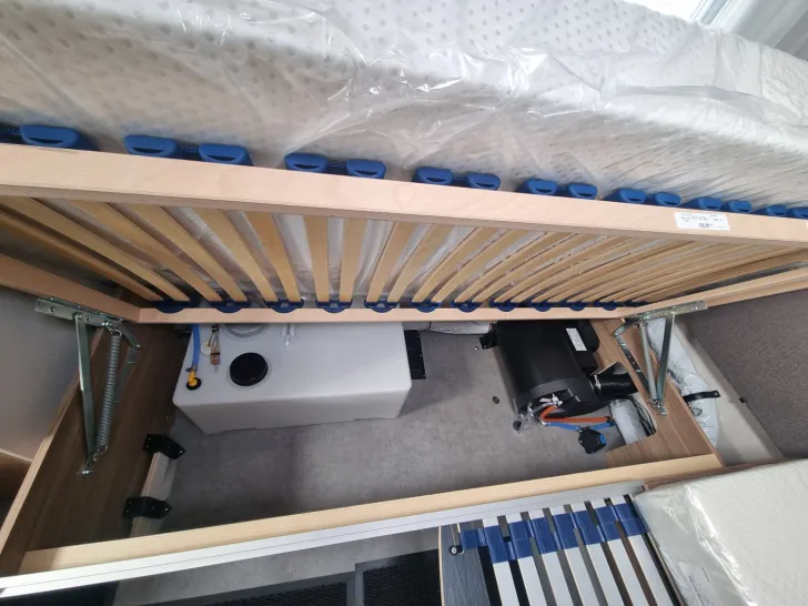 Fahrzeugbild Dethleffs Nomad 490 EST Einzelbetten mit Heckbad #19
