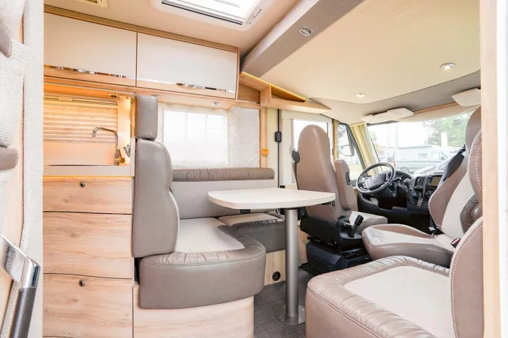 Fahrzeugbild Eura Mobil Integra Line 720 QB 1. Hand / ADLE Heizung #7